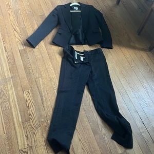 Anne Klein black pattern suit size 0 blazer and pants